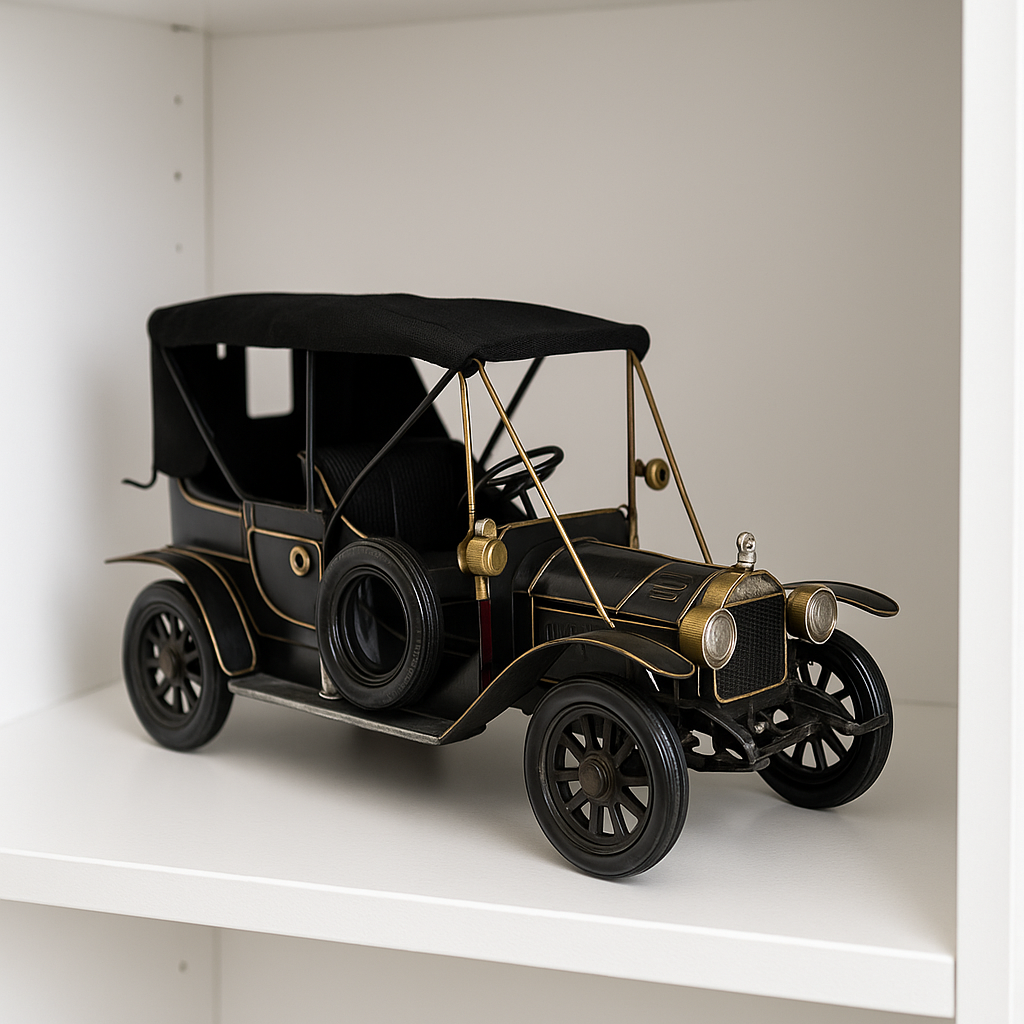 Voiture Classique Américaine Vintage en Métal – Pièce de Collection Unique